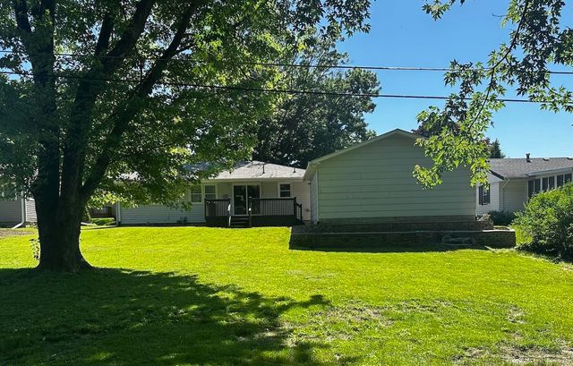 718 7th Ave NE, Oelwein, IA 50662