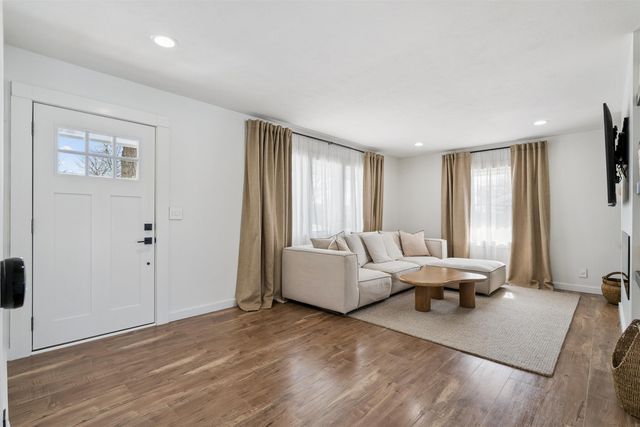 718 7th Ave NE, Oelwein, IA 50662