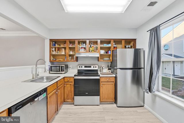 9458 SCARLET OAK DR, Manassas, VA 20110