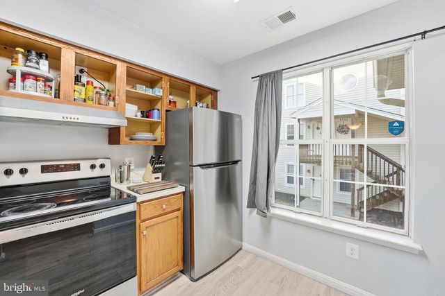 9458 SCARLET OAK DR, Manassas, VA 20110