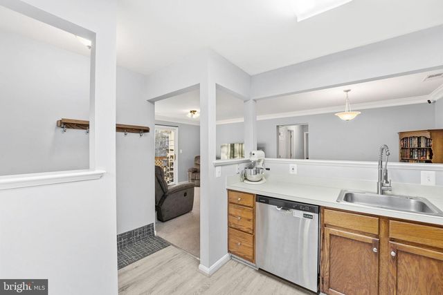 9458 SCARLET OAK DR, Manassas, VA 20110