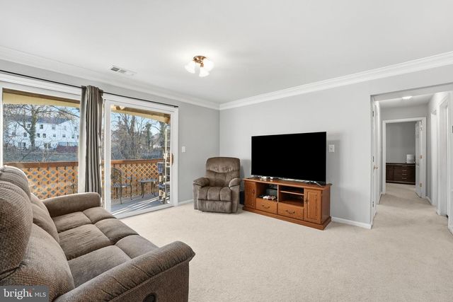 9458 SCARLET OAK DR, Manassas, VA 20110