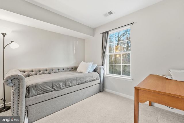 9458 SCARLET OAK DR, Manassas, VA 20110