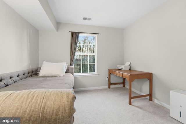 9458 SCARLET OAK DR, Manassas, VA 20110