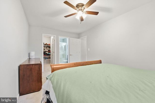 9458 SCARLET OAK DR, Manassas, VA 20110