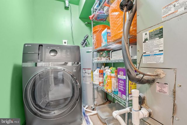 9458 SCARLET OAK DR, Manassas, VA 20110