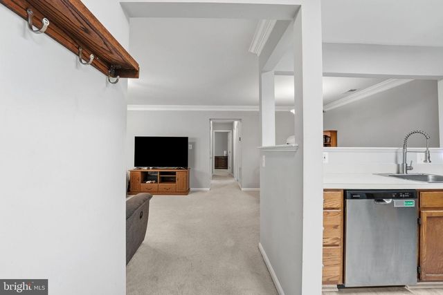 9458 SCARLET OAK DR, Manassas, VA 20110