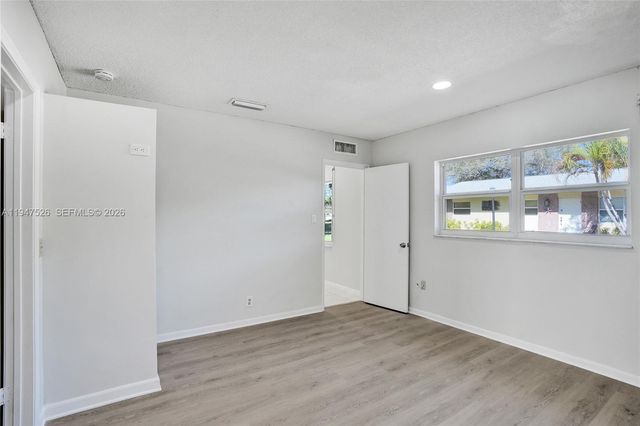 2621 SW Natura Ave, Deerfield Beach, FL 33441