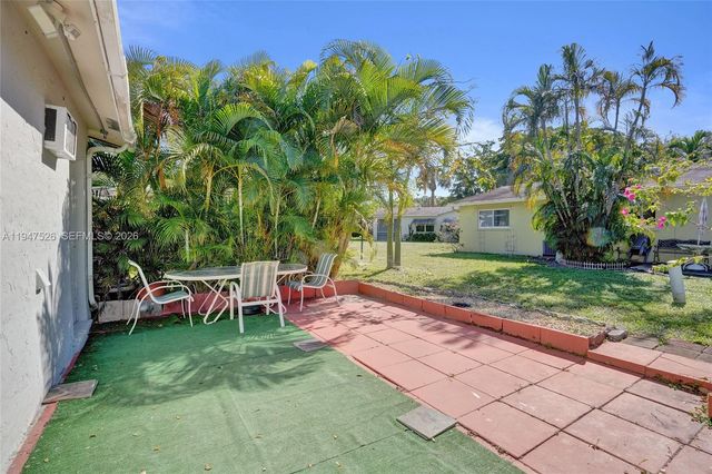 2621 SW Natura Ave, Deerfield Beach, FL 33441