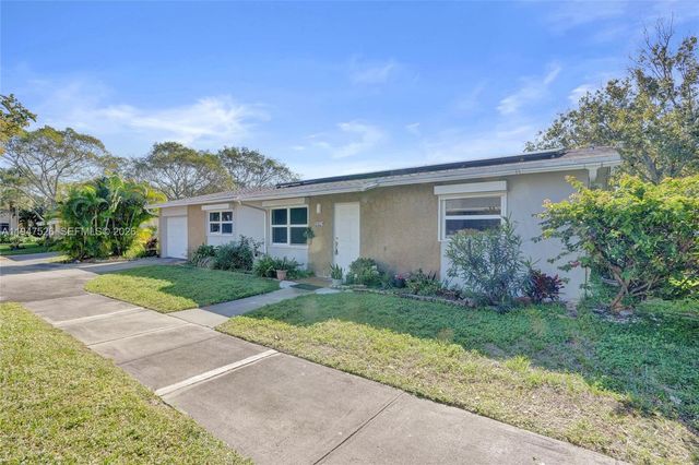 2621 SW Natura Ave, Deerfield Beach, FL 33441