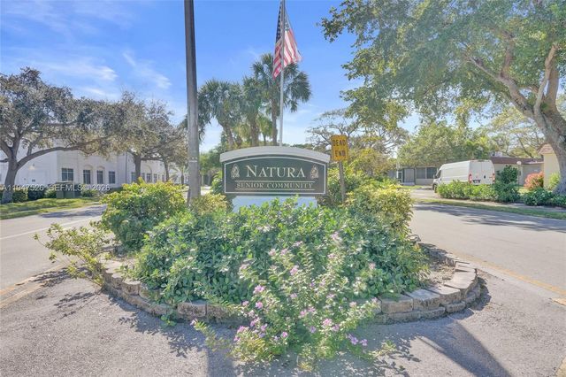 2621 SW Natura Ave, Deerfield Beach, FL 33441