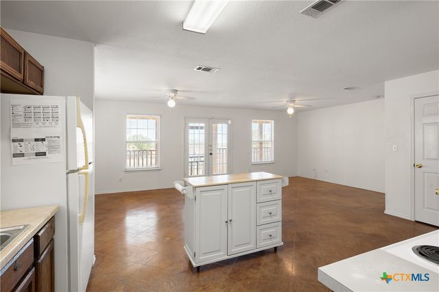 1225 Hilltop Drive, San Marcos, TX 78666