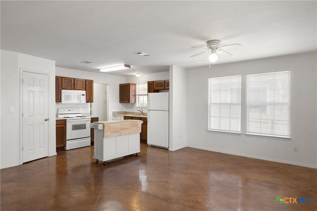 1225 Hilltop Drive, San Marcos, TX 78666