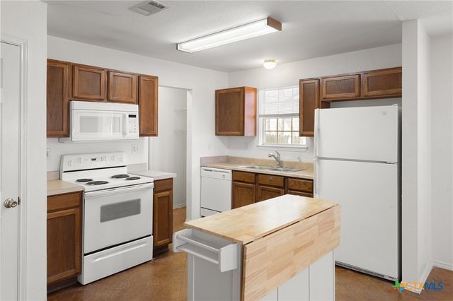 1225 Hilltop Drive, San Marcos, TX 78666