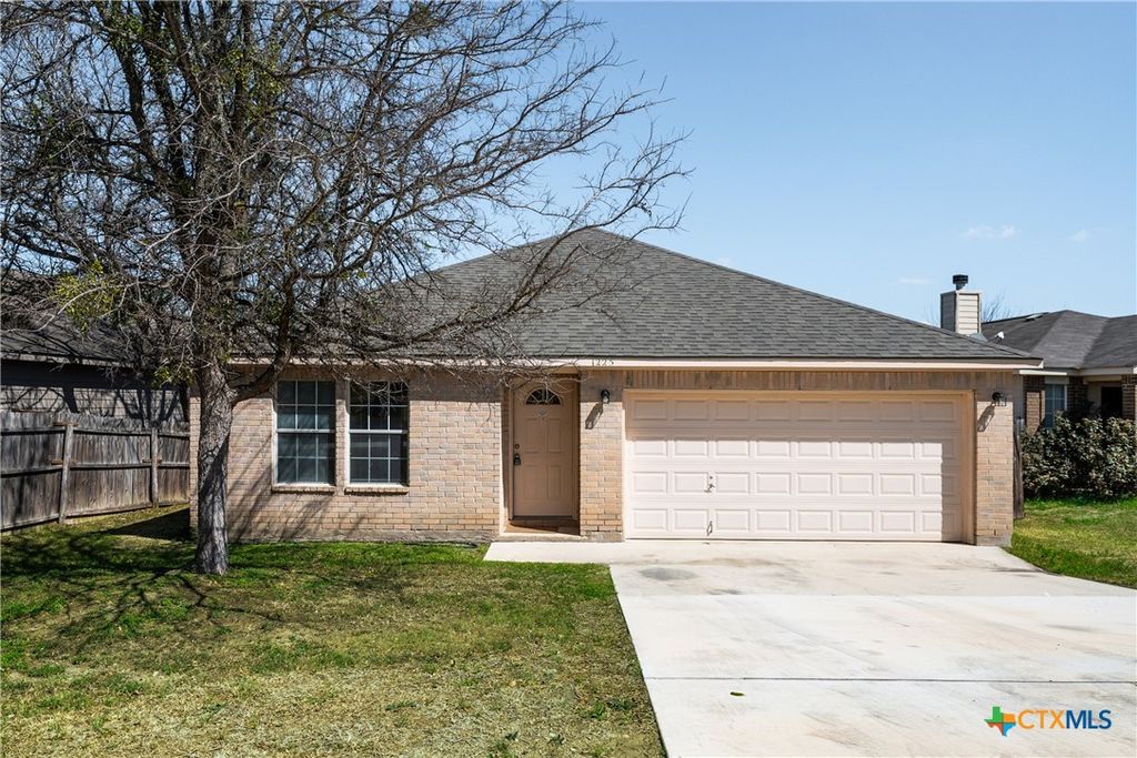 1225 Hilltop Drive, San Marcos, TX 78666