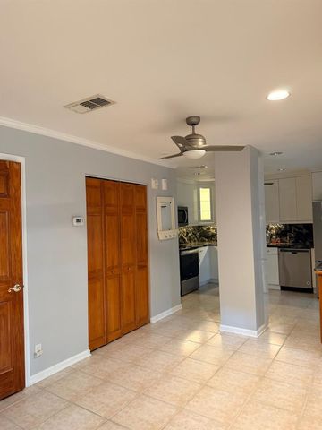 6654 Via Regina, Boca Raton, FL 33433