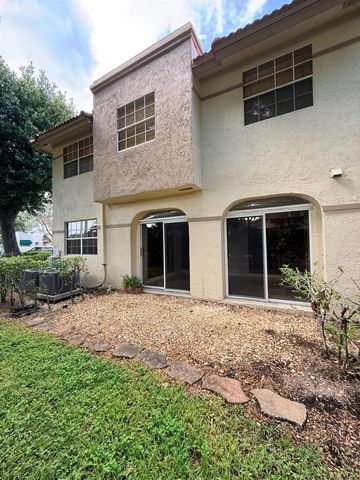 6654 Via Regina, Boca Raton, FL 33433
