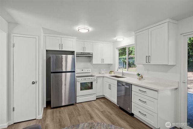 936 210th Avenue NE, Sammamish, WA 98074