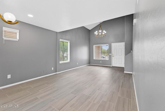 6333 W NEZ PERCE Street, Phoenix, AZ 85043
