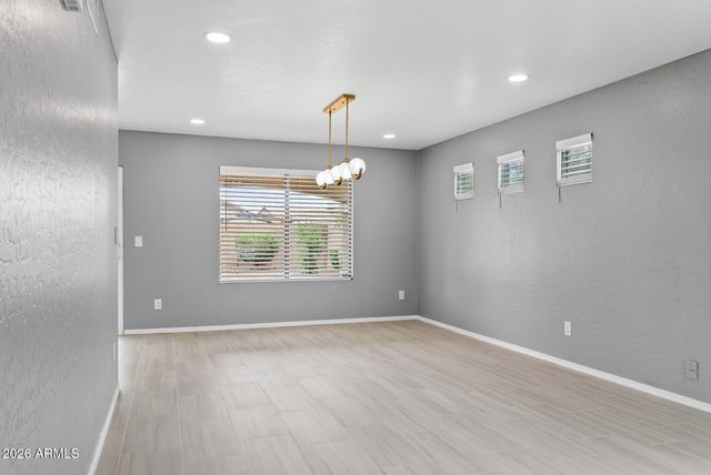 6333 W NEZ PERCE Street, Phoenix, AZ 85043