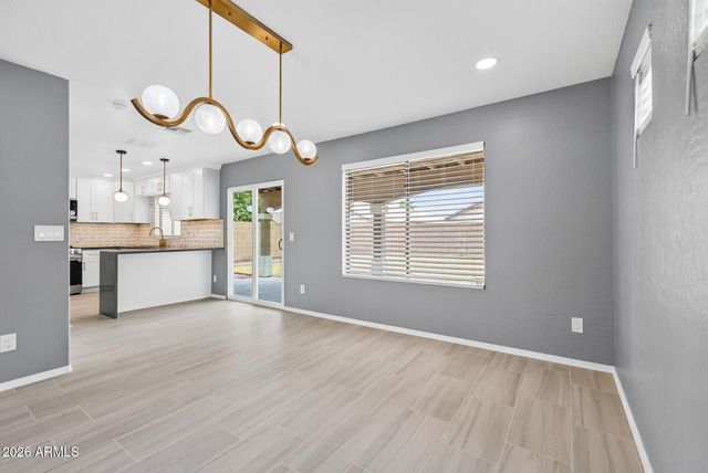 6333 W NEZ PERCE Street, Phoenix, AZ 85043
