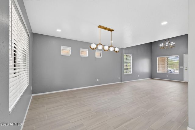 6333 W NEZ PERCE Street, Phoenix, AZ 85043