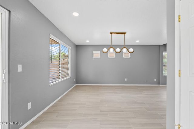 6333 W NEZ PERCE Street, Phoenix, AZ 85043