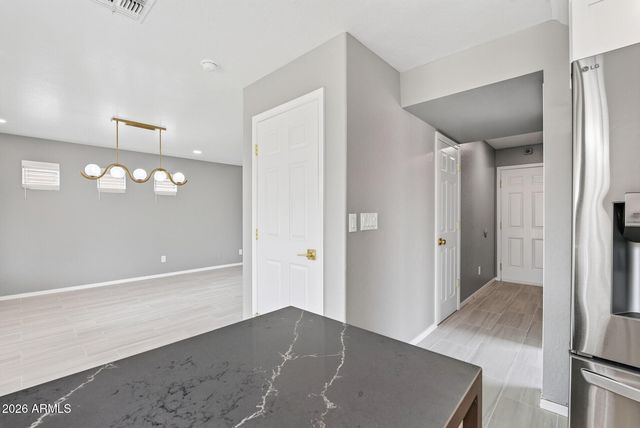 6333 W NEZ PERCE Street, Phoenix, AZ 85043