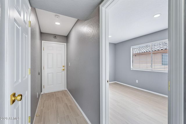 6333 W NEZ PERCE Street, Phoenix, AZ 85043