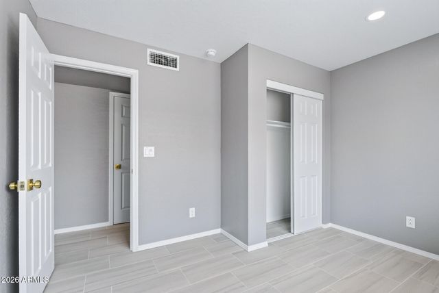 6333 W NEZ PERCE Street, Phoenix, AZ 85043