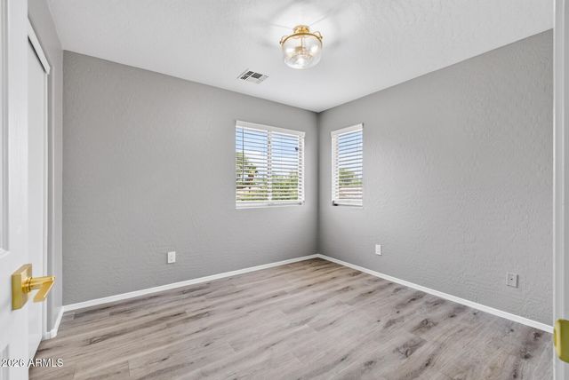 6333 W NEZ PERCE Street, Phoenix, AZ 85043