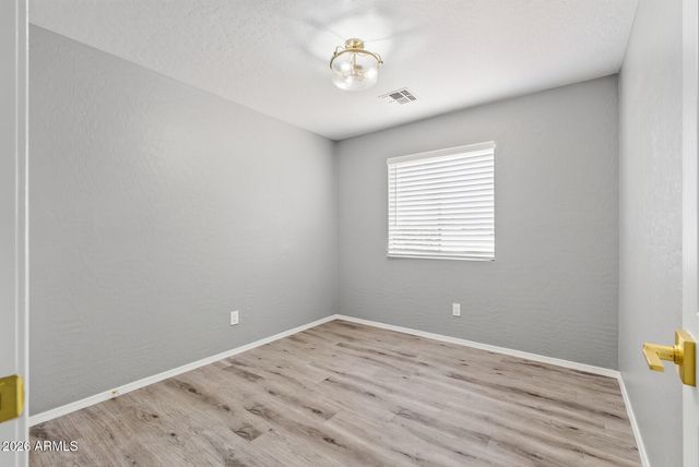 6333 W NEZ PERCE Street, Phoenix, AZ 85043