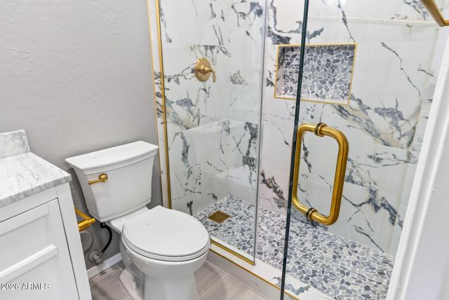 6333 W NEZ PERCE Street, Phoenix, AZ 85043