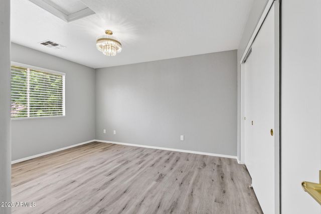 6333 W NEZ PERCE Street, Phoenix, AZ 85043