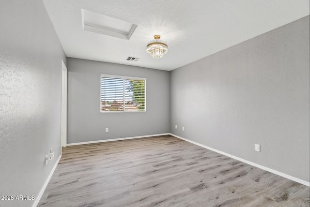 6333 W NEZ PERCE Street, Phoenix, AZ 85043