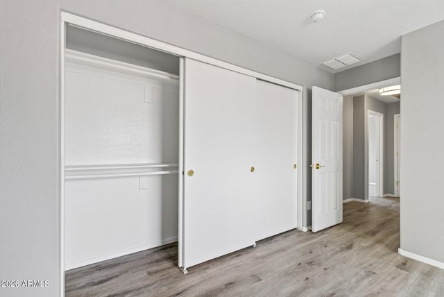 6333 W NEZ PERCE Street, Phoenix, AZ 85043