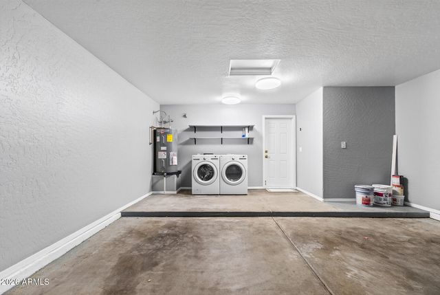 6333 W NEZ PERCE Street, Phoenix, AZ 85043