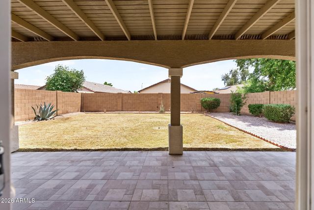 6333 W NEZ PERCE Street, Phoenix, AZ 85043