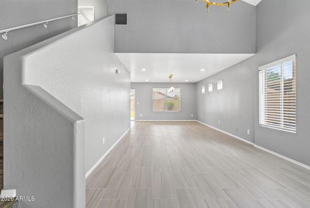 6333 W NEZ PERCE Street, Phoenix, AZ 85043