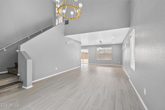 6333 W NEZ PERCE Street, Phoenix, AZ 85043