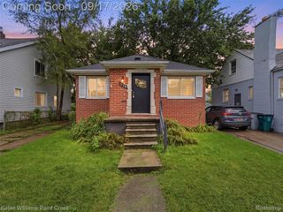 550 E Muir Avenue, Hazel Park, MI 48030