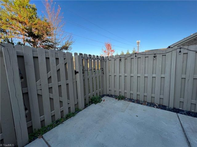723 Piedmont Crossing Drive, High Point, NC 27265