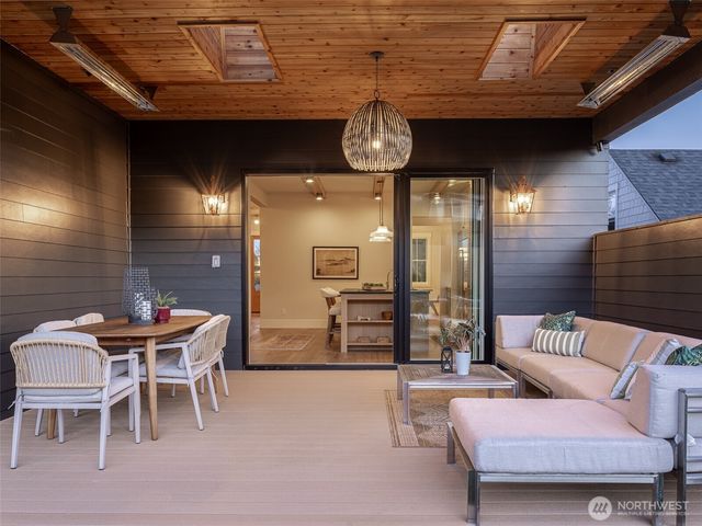 6807 54th Avenue NE, Seattle, WA 98115