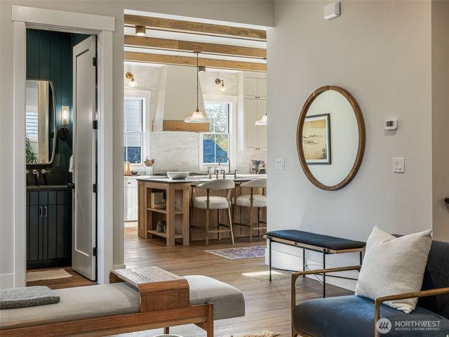 6807 54th Avenue NE, Seattle, WA 98115