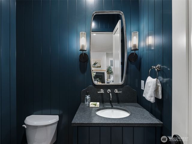 6807 54th Avenue NE, Seattle, WA 98115