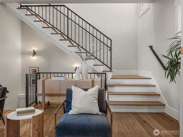 6807 54th Avenue NE, Seattle, WA 98115