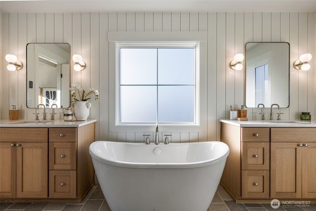 6807 54th Avenue NE, Seattle, WA 98115