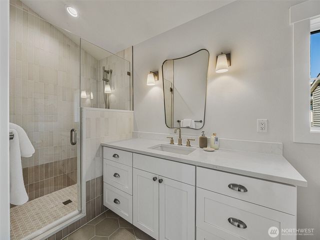 6807 54th Avenue NE, Seattle, WA 98115