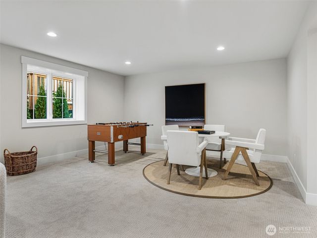 6807 54th Avenue NE, Seattle, WA 98115