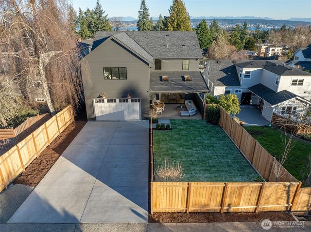 6807 54th Avenue NE, Seattle, WA 98115